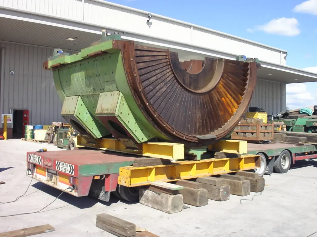 Storage of heavy goods item